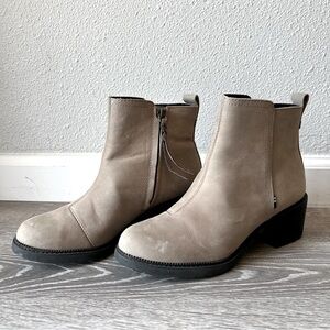 TOMS Marina Taupe Grey Oiled Nubuck Size 8.5